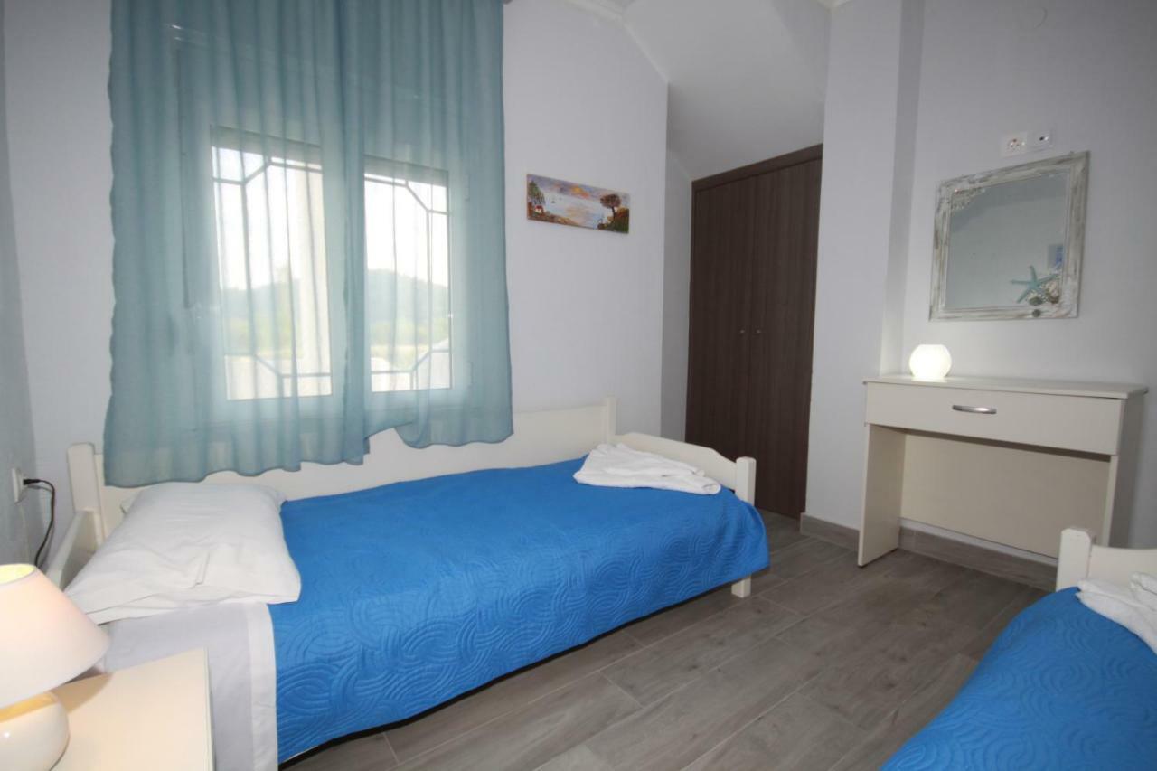 Zephyros Family Apartments 2 Ormos Panagias Bagian luar foto